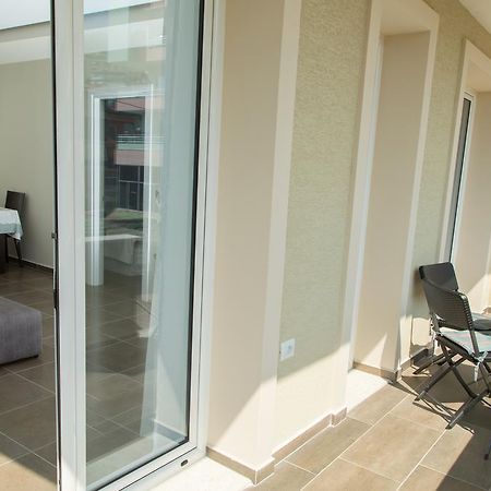 Apartment Te Kalua Sarande Bagian luar foto