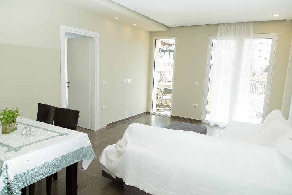 Apartment Te Kalua Sarande Bagian luar foto